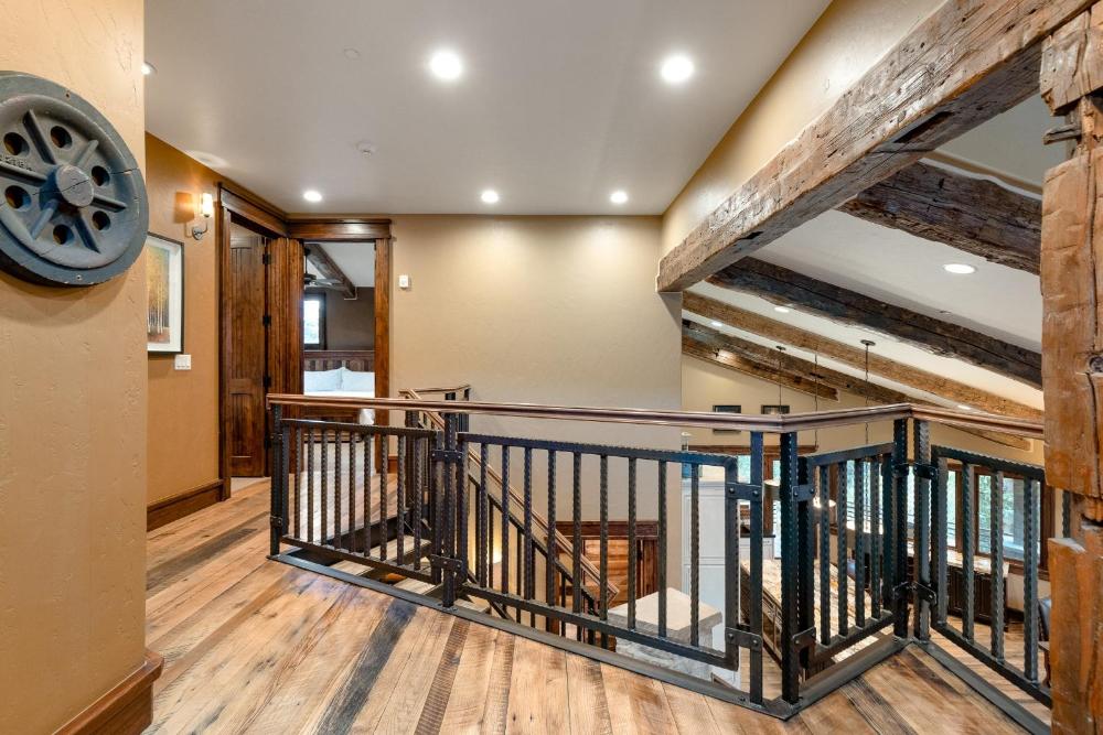 The Timber Lodge 957 home